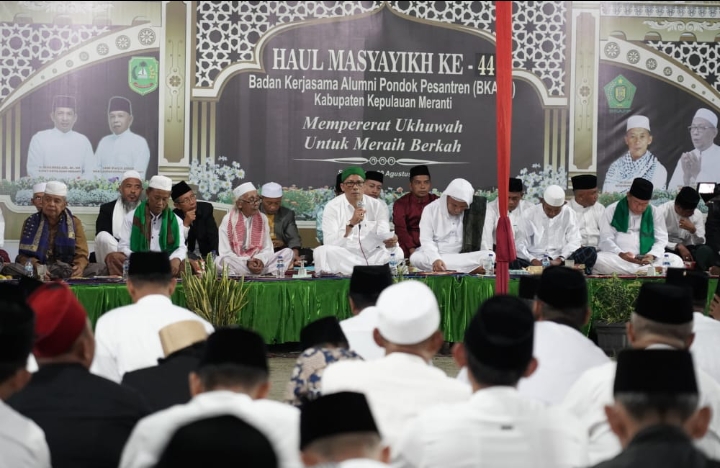 Bupati HM Adil Haul Masyayikh Ke-44 BKAPP di Masjid Jam'i Taqwa Kecamatan Rangsang Barat