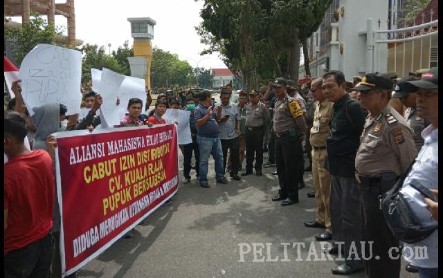 Terkait Pupuk Bersubsidi, Mahasiswa Desak Disperindag Riau Investigasi CV Kuala Raja