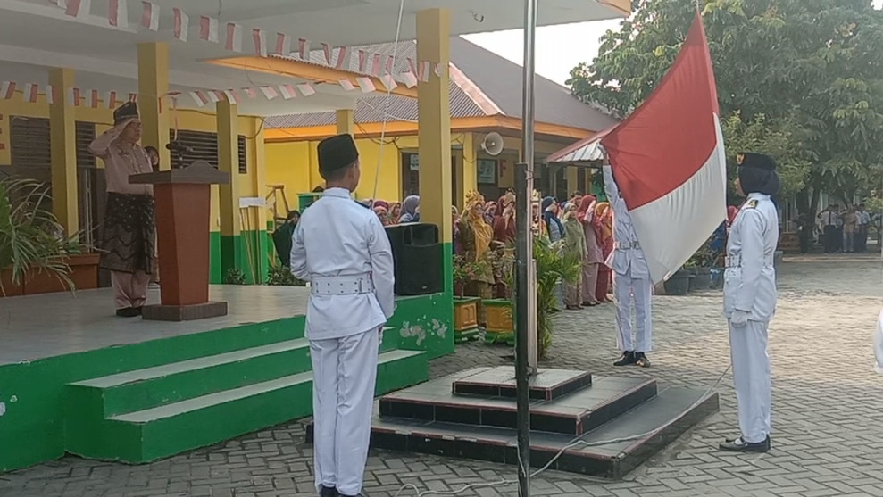SMP Negeri 25 Pekanbaru,Gelar Upacara Bendera Memperingati Hari Sumpah Pemuda Ke 95 Tahun 2023