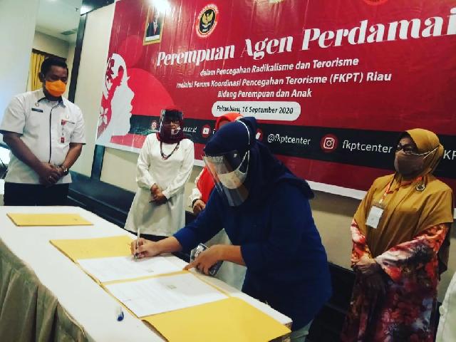 FJPI Riau dan FKPT Tandatangani MoU Perempuan sebagai Agen Perdamaian