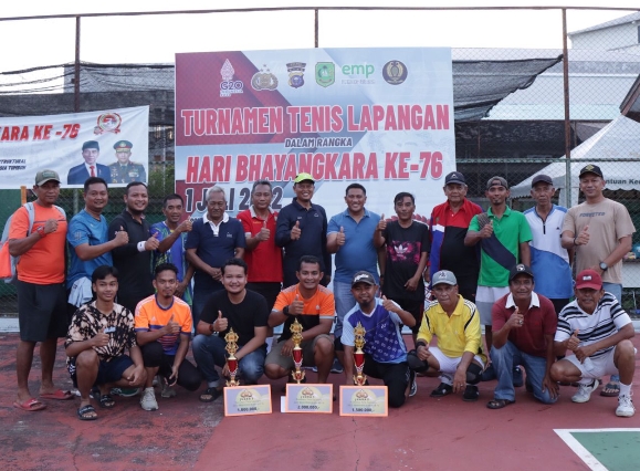 Kapolres AKBP Andi Yul Tutup Turnamen Tenis Lapangan dalam Rangka Hari Bhayangkara ke-76