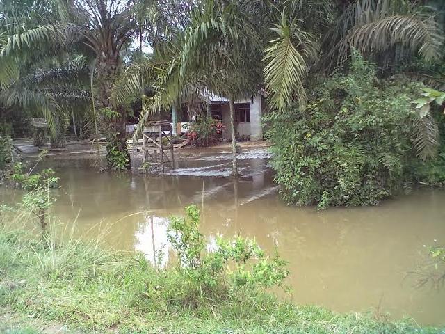 Masyarakat Pasir Ringgit Inhu Korban Banjir Dapat Bantuan Obat