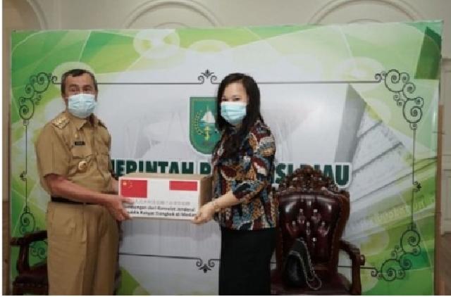Gubri Terima 500 Paket Sumbangan Dari Konjen RRT di Medan