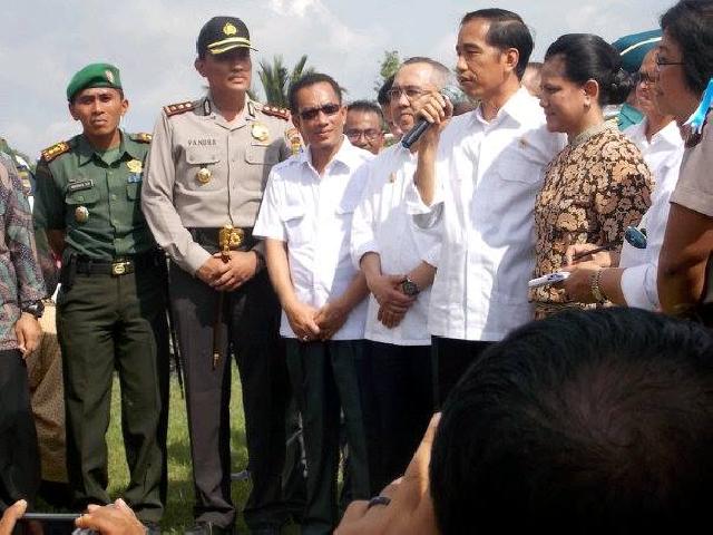 Presiden Jokowi Berdialog Dengan Masyarakat Meranti Didesa Sungaitohor