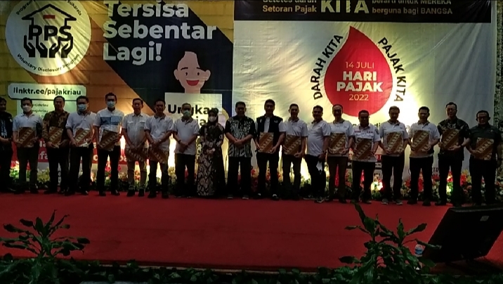 Empat Hari Baksos Donor Darah, Relawan Peduli dan Kanwil DJP Riau  Kumpulkan 2400 Kantong Darah