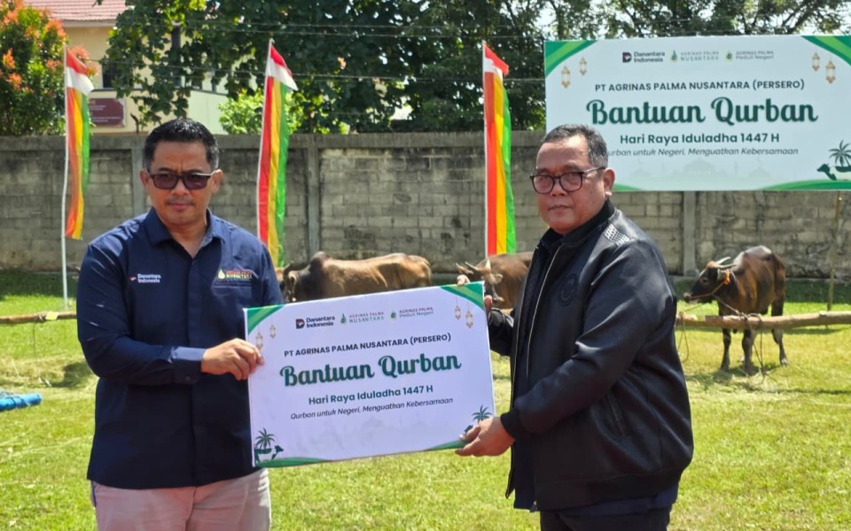 Agrinas Perkuat Kebersamaan Dengan Masyarakat Riau di Kebun Sawit Lewat Penyaluran Hewan Kurban