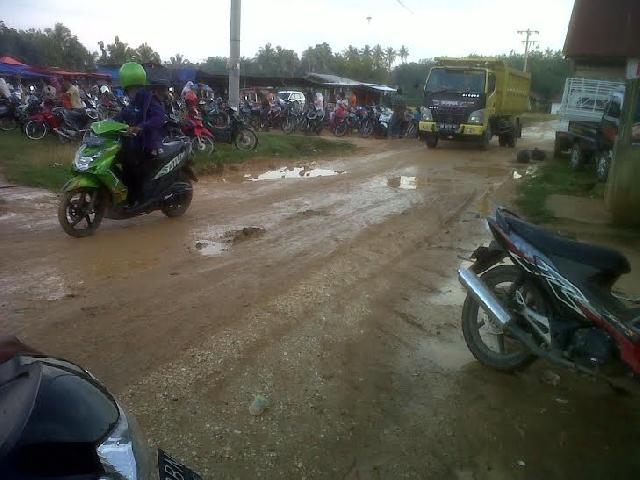 Jalan Desa Pasir Ringgit  Berlumpur
