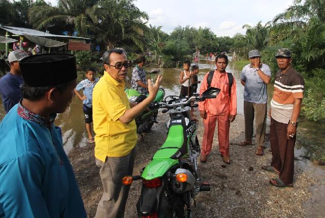 Siak di Guyur Hujan, Kampung Belutu  Banjir Mencapai Ketinggian 100 cm