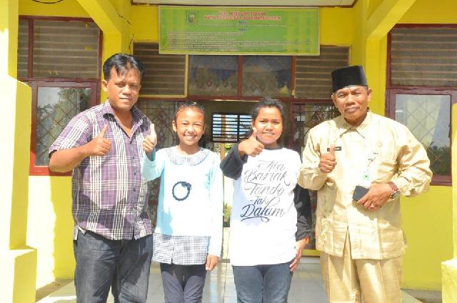 Dua Pelajar SDS YKPP Lirik Utusan Inhu dalam Lomba Kihajar Tingkat Propinsi