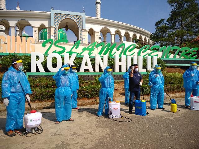 Disenfeksi di Pasirpengaraian, Anggota DPR Achmad Apresiasi Semangat Relawan RS Awal Bros