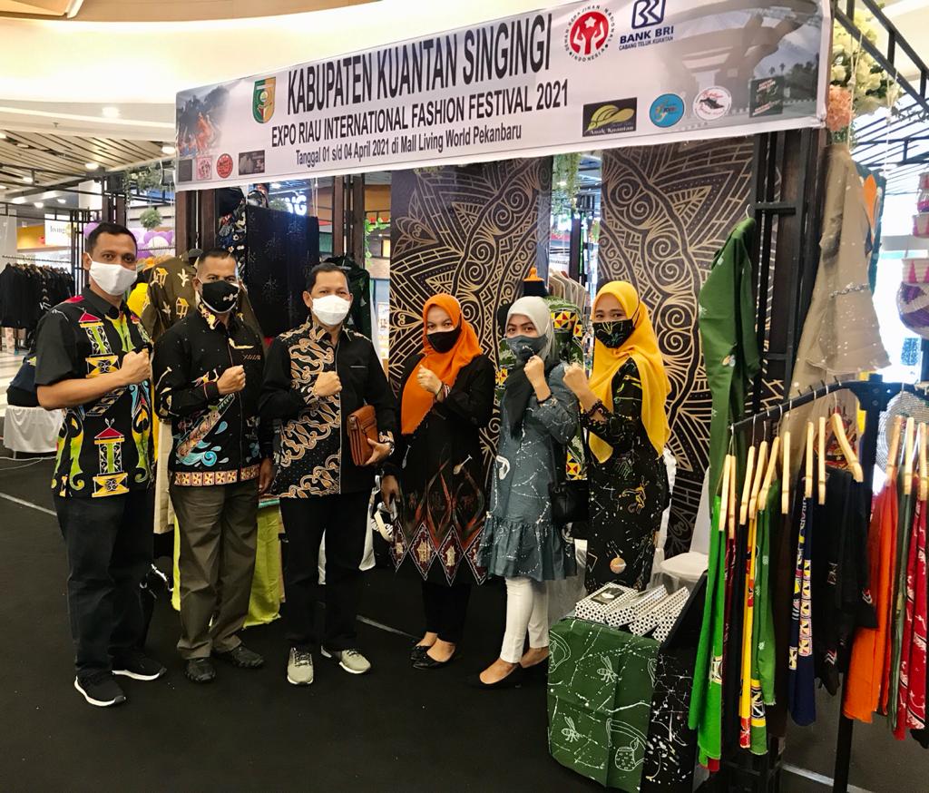 Expo Riau International Fashion Festival 2021, Kuansing Tampilkan Batik dan Songket