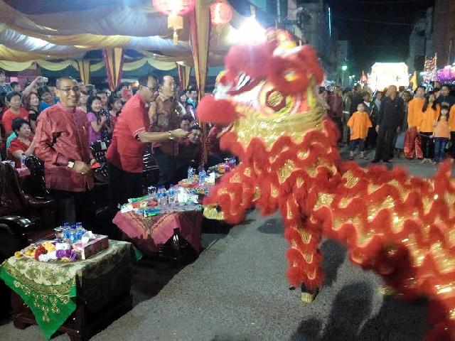 Bupati Suyatno Hadiri Perayaan Malam Cap Go Meh Dan Festival Lampion