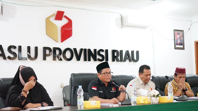 Bawaslu Riau Bersama 5 Kabupaten Susun Keterangan Tertulis untuk Persidangan di MK