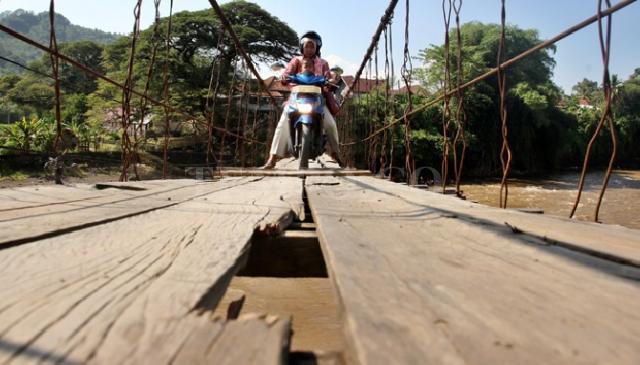 Jembatan Sinaboi Semakin Rusak, Perlu Perhatian Pemerintah