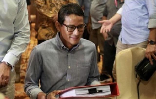 Jokowi Resmi Tunjuk Sandiaga Uno Jadi Menteri Parekraf