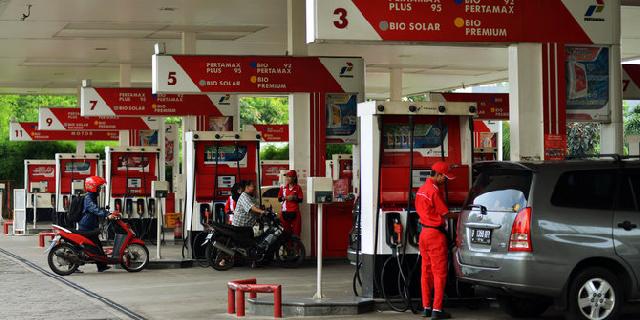Pemerintah Akan Pungut Rp 200-300 Tiap Liter Premium dan Solar