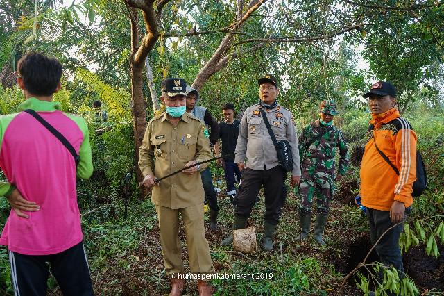 Wakil Bupati Meranti H Said Hasyim Tinjau Kebakaran Lahan di Desa Tanjung Pranap