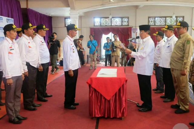 Bupati Wardan Kukuhkan Pengurus APDESI Inhil Periode 2017-2022