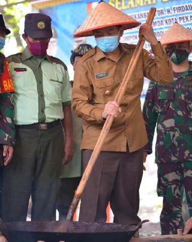 Olah Ubi Jadi Dodol, Walikota Pekanbaru Apresiasi Kreasi Petani Lembah Sari