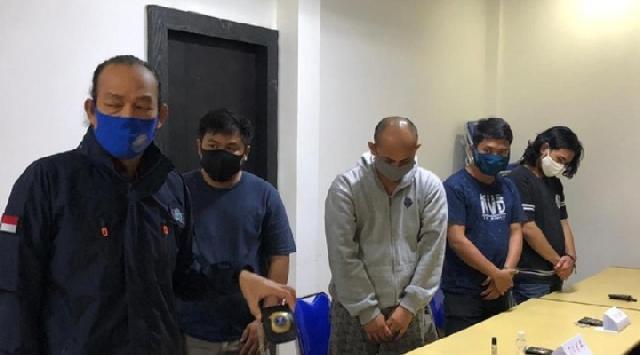 Peras Warga, 5 Orang Anggota BNN Gadungan Ditangkap