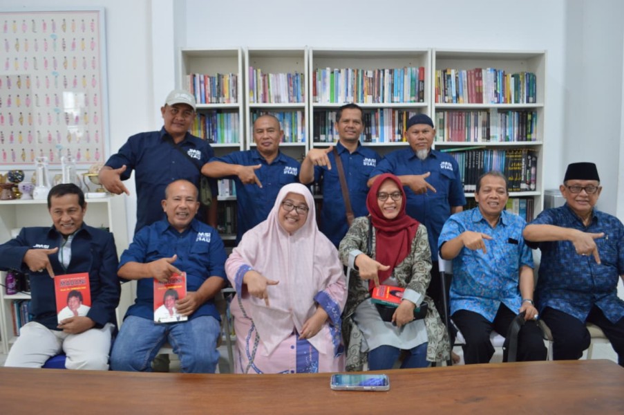 Jelang Perayaan HUT ke-6, Pengurus JMSI Riau Silaturahmi Dengan Diana Tabrani
