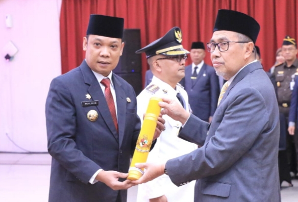 Pj Wali Kota Pekanbaru Terima SK Perpanjangan Masa Jabatan dari Gubri