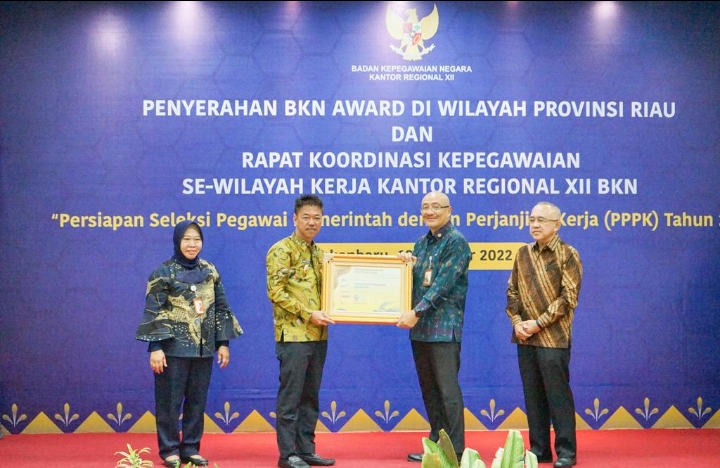 Pemkab Rohil Raih Penghargaan BKN Award Ketegori Perencanaan Kebutuhan dan Mutasi Pegawai 