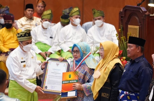 Mantan Wali Kota Pekanbaru Herman Abdullah Dinobatkan sebagai Pahlawan Riau