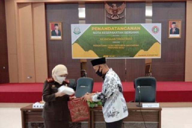 Program Jaga Sekolah Cegah Korupsi, Kejati Riau Jalin MoU dengan PGRI