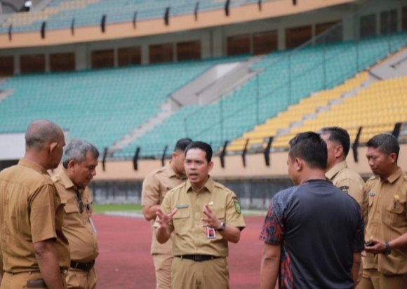 Main Sepakbola di Stadion Utama Riau Cukup Bayar Rp3 Juta