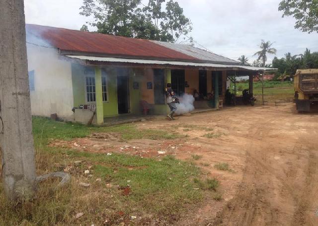 Cegah Perkembang Biakan Nyamuk Pasca Banjir, PT TPP Lakukan Fogging di 3 Kecamatan