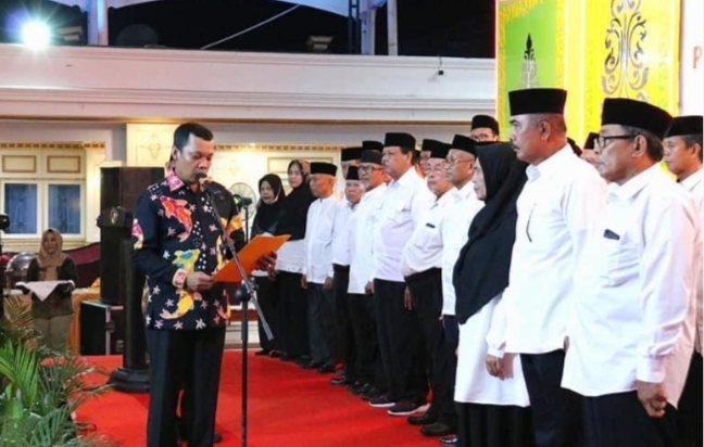Pj Wali Kota Lantik Ketua dan Pengurus PWRI Pekanbaru Masa Bakti 2022-2027