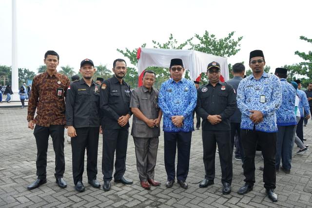 Bertindak Sebagai Pembina Apel 17 Hari Bulan di Meranti,Komisioner KPU Riau Sosialisasi
