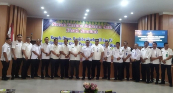 Serah Terima Jabatan Kadisdik Riau, Tengku Fauzan Siap Permudah Pelayanan