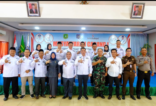 Buka Muscab Apdesi I Kabupaten Kepulauan Meranti Bupati HM Adil : Kerja Pemerintah Desa Harus Terukur