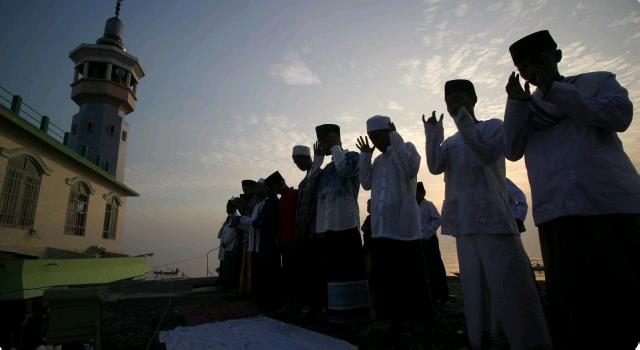 PBNU Imbau Salat Idul Fitri di Rumah, Muhammadiyah Tiadakan