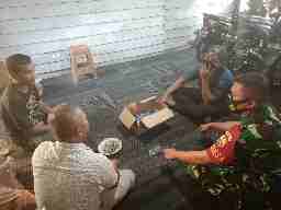 Personil Koramil 05 Peranap Kodim 0302 Inhu Sosialisasi Mengatasi Dampak Banjir di Wilayah Teritorial