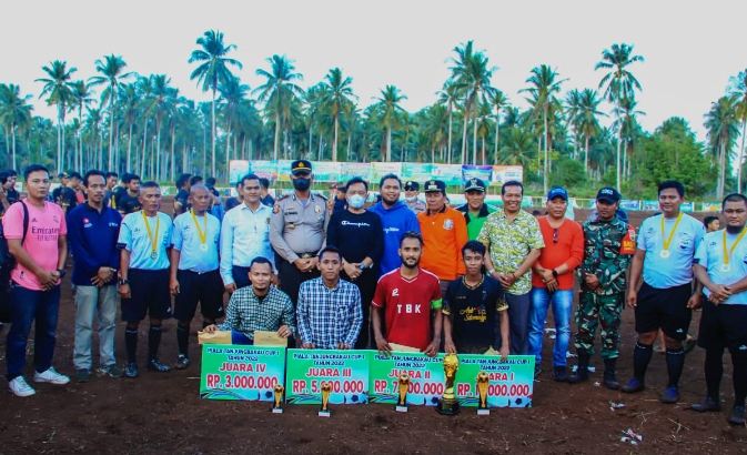 Wabup Meranti H Asmar Tutup Secara Resmi Tournamen Sepak Bola Desa Tanjung Bakau Cup 1