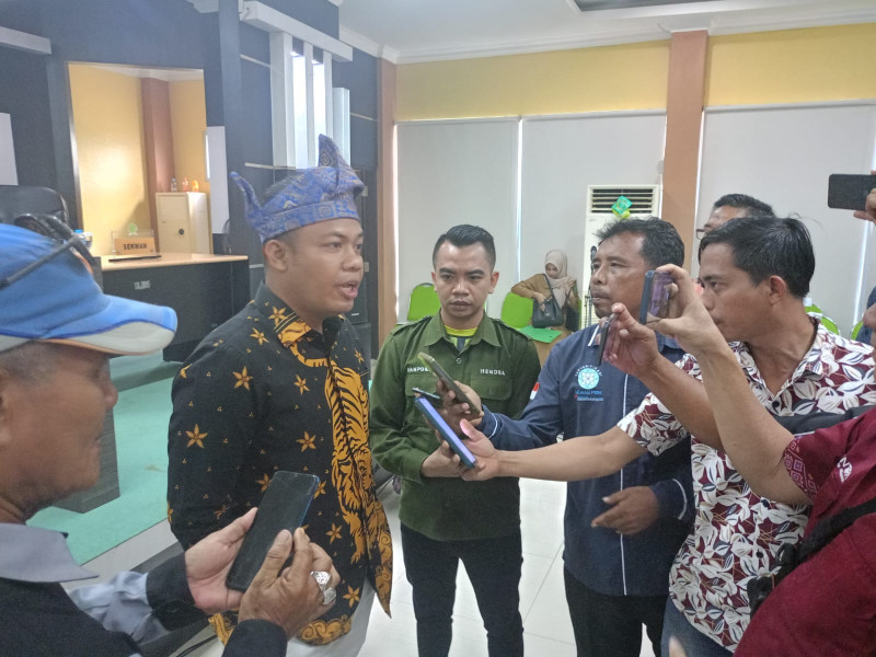 Diberhentikan Dari Anggota DPRD Inhu, Dodi Irawan Muncul di Rapat Paripurna PAW