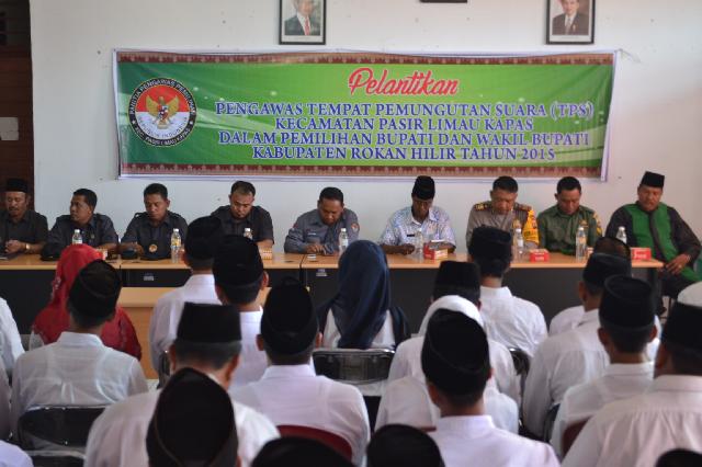 87 Pengawas TPS Kecamatan Palika Di Kukuhkan
