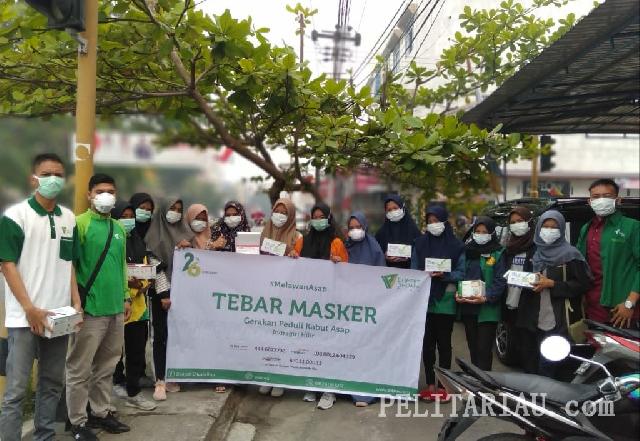 Bahaya Kabut Asap, Dompet Dhuafa Riau Unit Inhil Bagikan 550 Lembar Masker Gratis