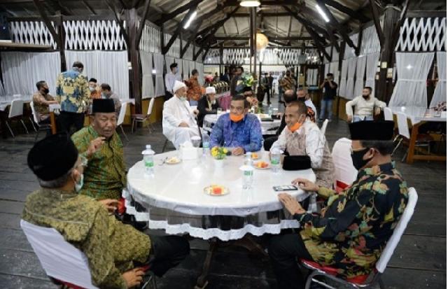 Wagubri Hadiri Silaturrahmi Majelis Pemuka Masyarakat Riau dan FKPMR