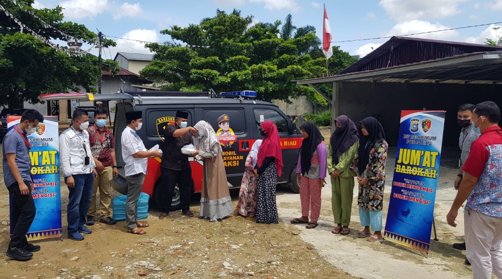 Dua Panti Satu Masjid dan Kaum Dhuafa Jalanan Disasar Tim Jum'at Barokah Ditkrimum Polda Riau