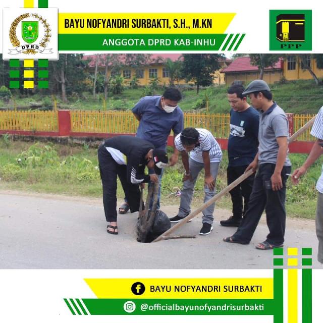 Anggota DPRD Inhu Dampinggi Tim PUPR Riau Lakukan Observasi Jalan Prov Yang Rusak di Kec Pasir Penyu