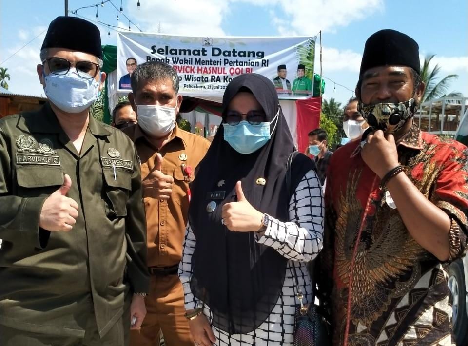 Wamen Pertanian Singgah di Rumbai Pekanbaru, Camat Vemi Beri Apresiasi