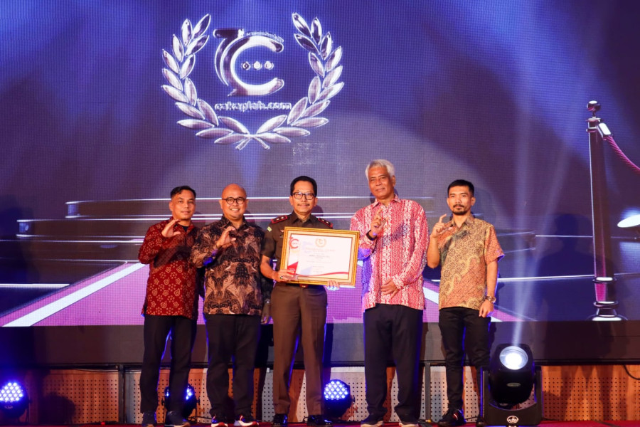 Kepala Kejaksaan Tinggi Riau, Raih Penghargaan Cakaplah Awards 2024