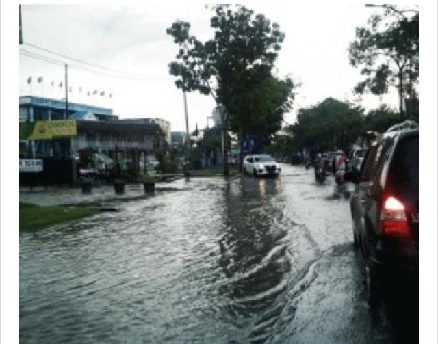 Warga Pekanbaru: Sudahlah Corona Banjir Pula