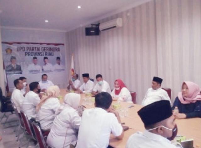 Gerindra Riau Serahkan 4 SK Dukungan Pilkada di Riau