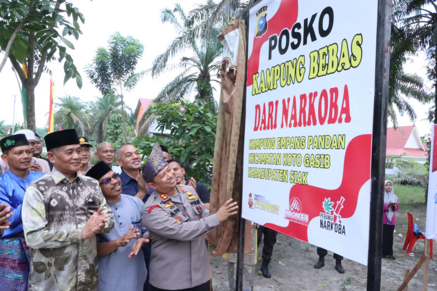 Kapolres Siak AKBP Asep Sujarwadi, Resmikan Posko Kampung bebas dari Narkoba di Kecamatan Koto Gasib