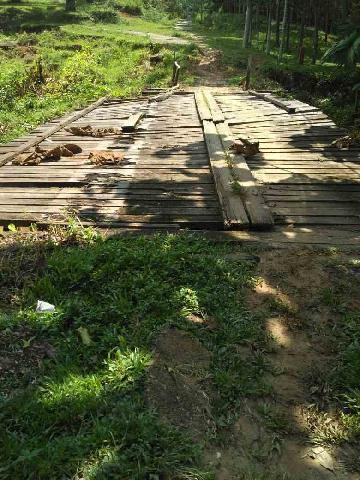 Warga Desa Wonosari Dan Desa Seluti Minta Pemerintah Rehab Jembatan Akses Ke Makam